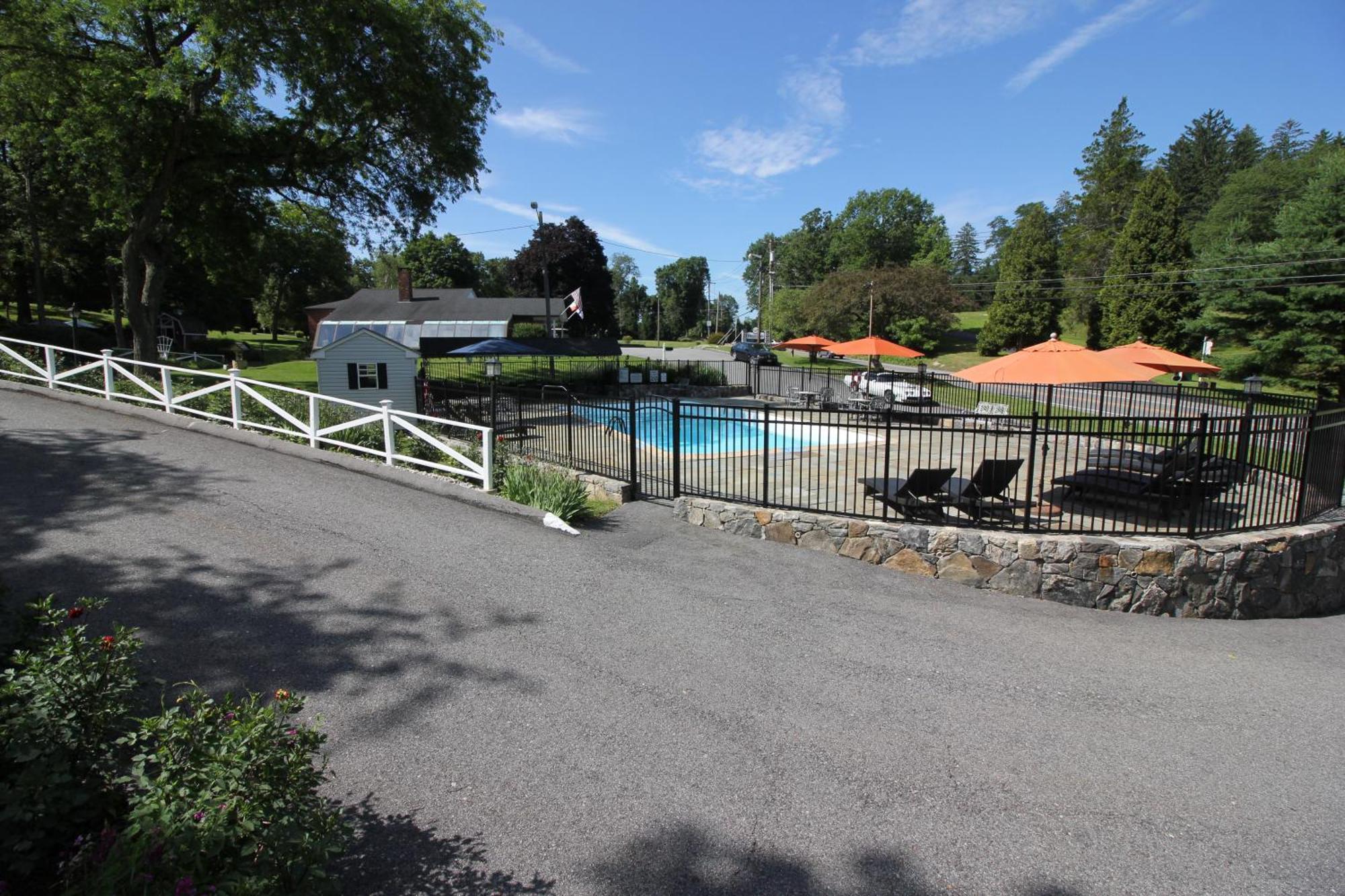 Heidi'S Inn Brewster Luaran gambar