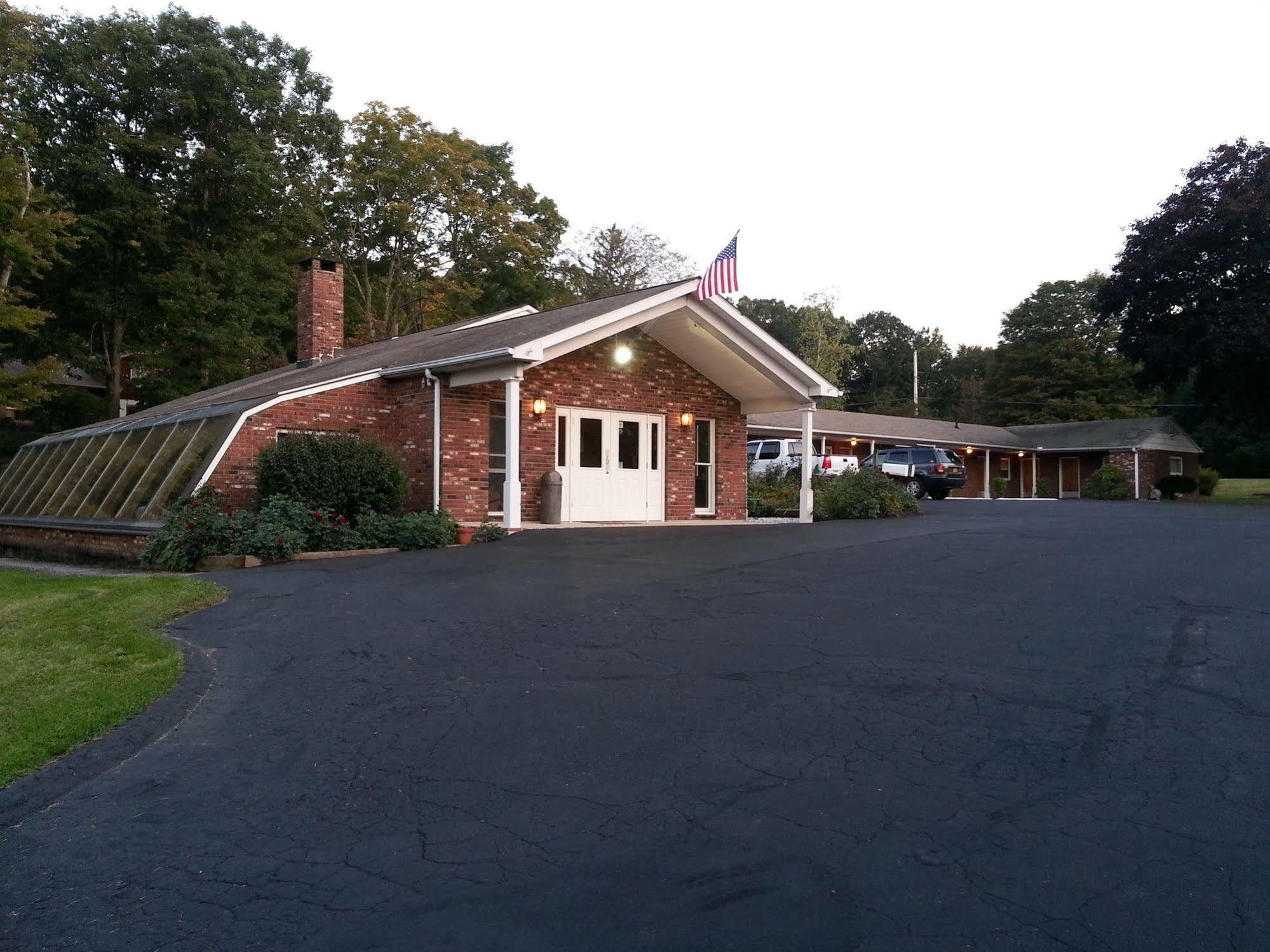Heidi'S Inn Brewster Luaran gambar