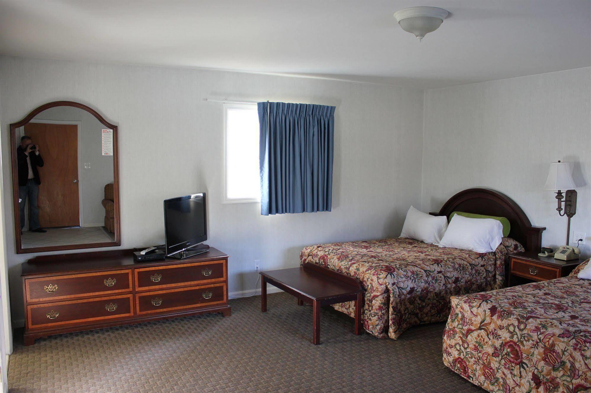 Heidi'S Inn Brewster Luaran gambar