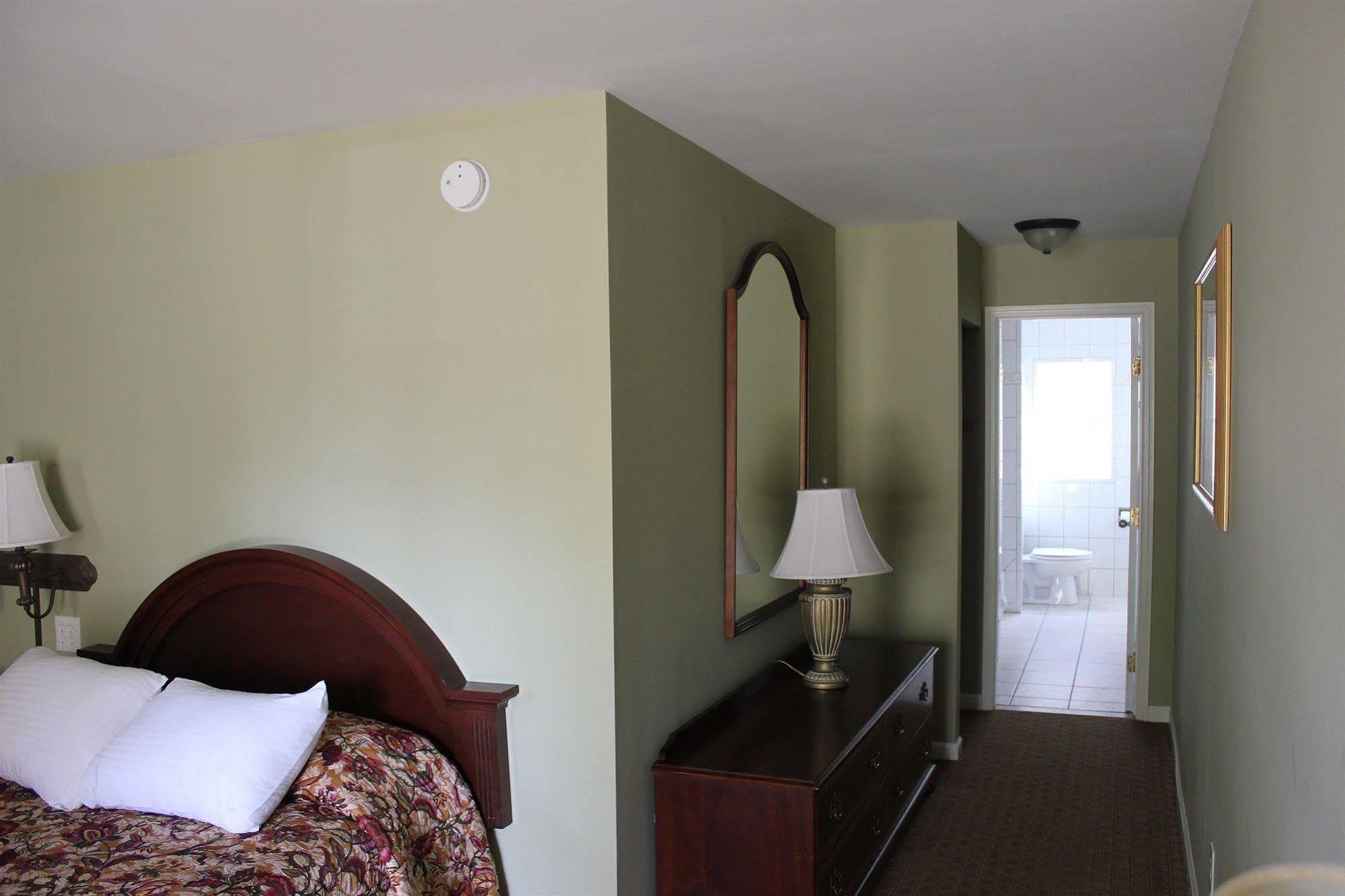 Heidi'S Inn Brewster Luaran gambar