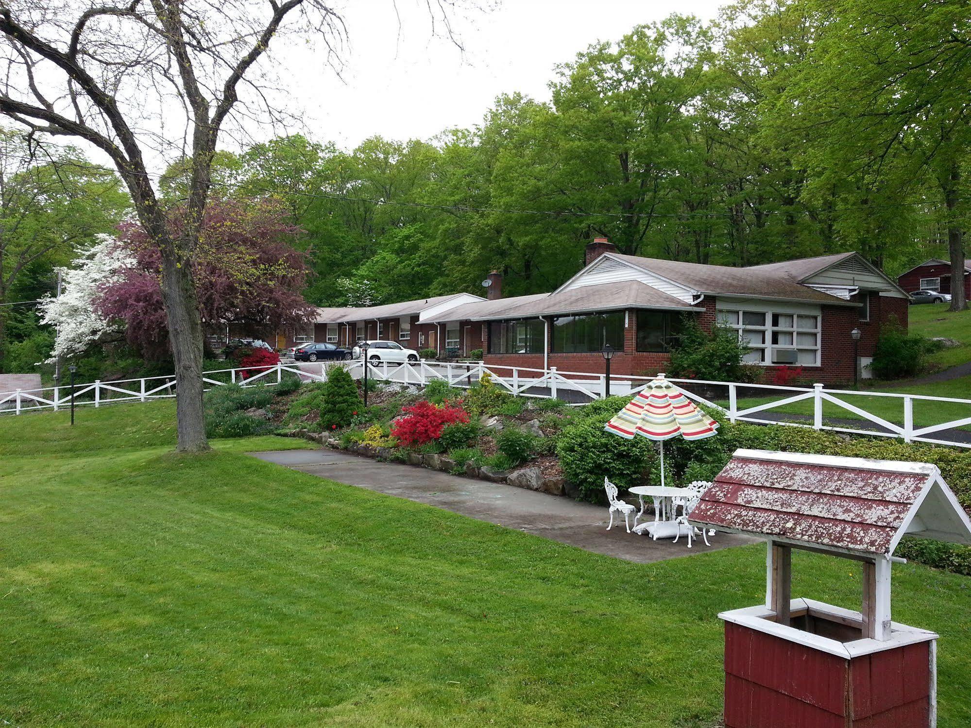 Heidi'S Inn Brewster Luaran gambar